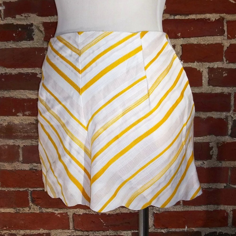 june & hudson Yellow + White chevron striped Scalloped hem linen blend shorts